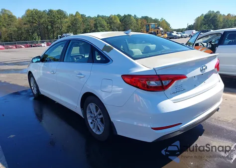 2015 Hyundai Sonata Se z USA, uszkodzony, nr VIN 5NPE24AF3FH203406